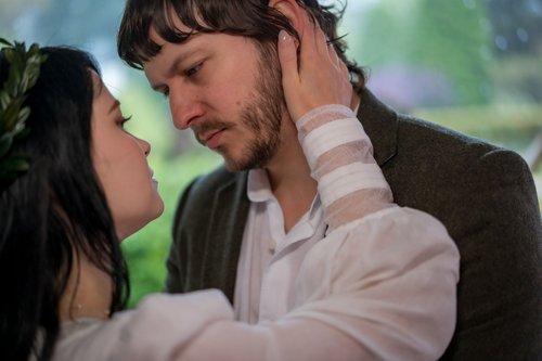 mobile - carousel-hero-element image-0