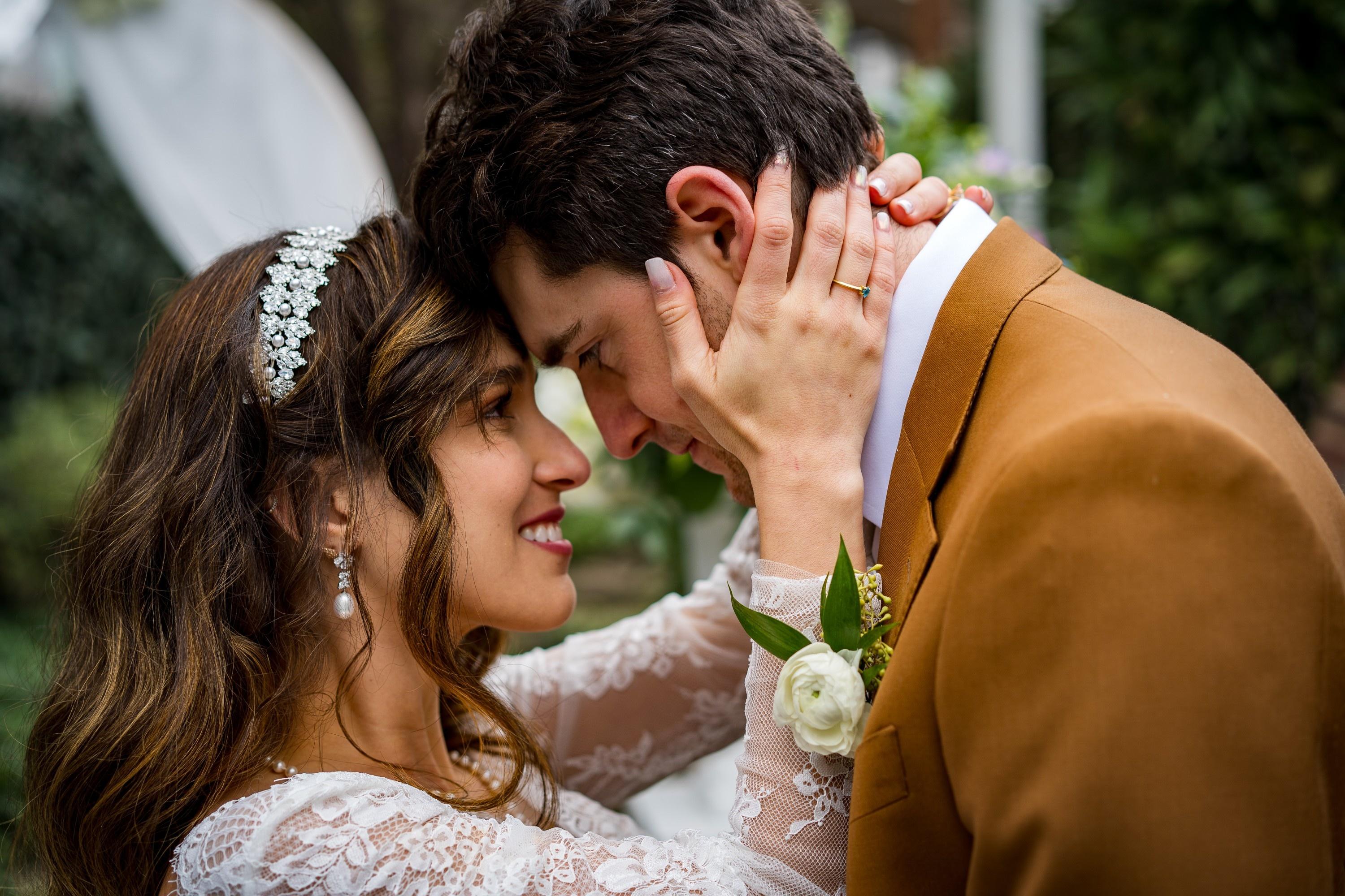 carousel-hero-element image-0